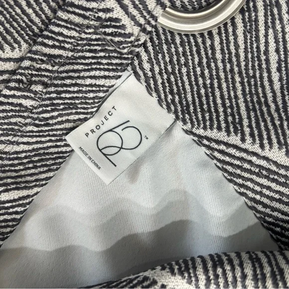 Four heavy duty black and white project 62 blackout curtains - Picture 7 of 10